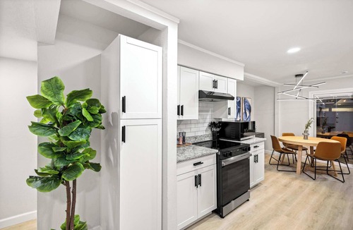 Grand Prairie House | 5-BD/2.5-BA Modern Retreat w/Games & Hot Tub