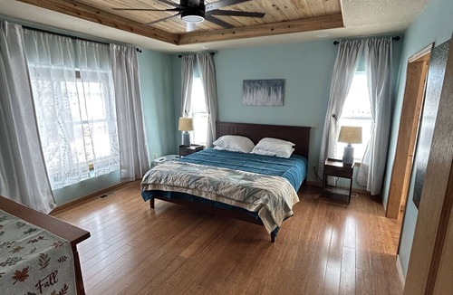 Rock Port House | 5 bedroom 3 bath Farm house. Country Views. Open floor plan with lots of space!
