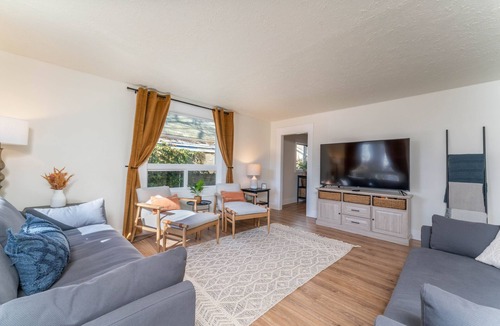 Chelan House | 5 Bedroom Home Downtown, Close to shops!