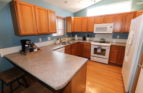 Highlands House | 5 Bedroom Lincoln Home 10 Minutes from Downtown