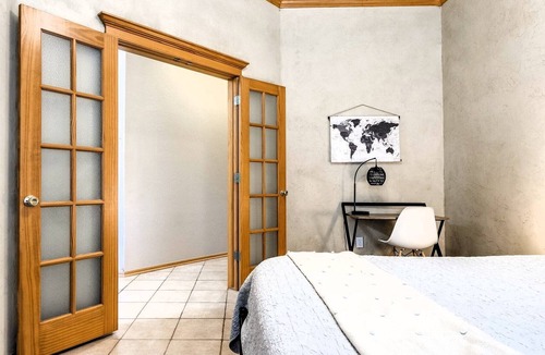 Del City House | 5-bedroom with 6 beds- Full kitchen