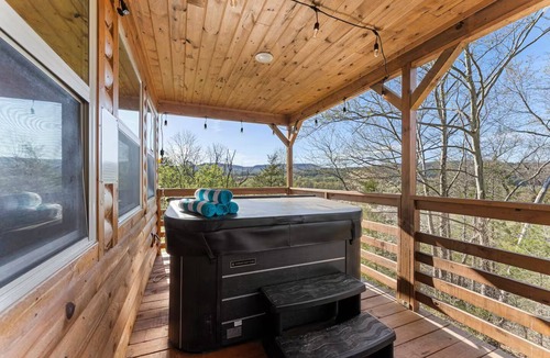 Jasper Cabin | 5 Cabins for Groups - Sleeps 54 + Hot Tubs