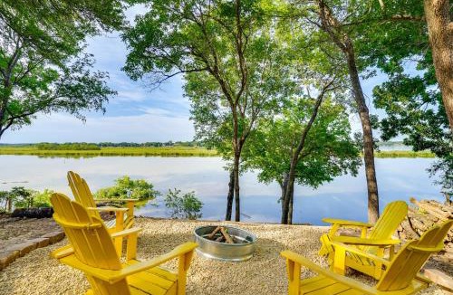 Dennis House | 5 Mi to Historic Granbury Square: Lakefront Escape