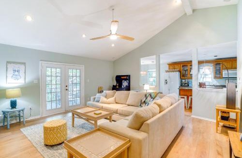 Dennis House | 5 Mi to Historic Granbury Square: Lakefront Escape