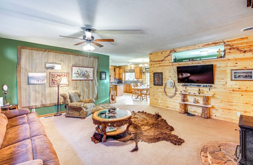 Hot Springs House | 5 Mi to Town: Mtn-View Gem w/Deck in Hot Springs