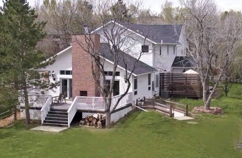 Parkside House | 5 minutes from campus. Stunning large home in beautiful neighborhood.