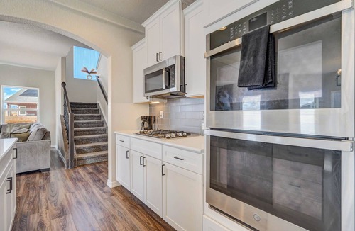 Peyton House | 5 Room 11 Bed, Sleeps 21 or More Guests with Game Room, Wi-Fi, Fire Pit & More!