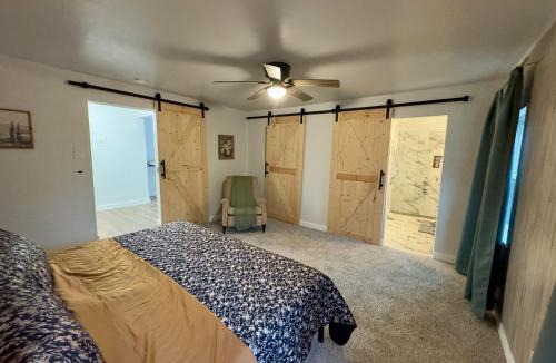 Oak Cliff House | 5-Star Stay-Huge 4BR Near Bishop Arts-Sleeps 12- Family Friendly