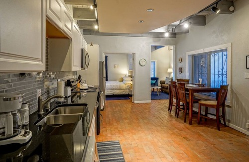 West Old Town Apartment | #5: Walk to Old Town Plaza, King & Queen beds, 2 TV's