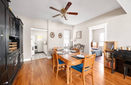 Capitol Hill Condo | 52 m² Condo ∙ 2 bedrooms ∙ 4 guests