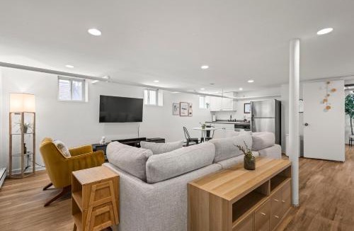 West Colfax House | 5280 Oasis - Hot Tub Walk to Sloan's Lake