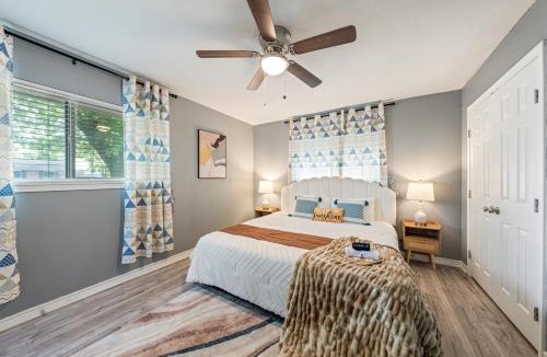Southside House | 5802 Comfortable 4BR Home Near Lackland AFB & SeaWorld San Antonio