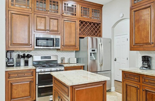 Corinth House | 5BD,2BA w Backyard Oasis, Pool, Jacuzzi, Firepit
