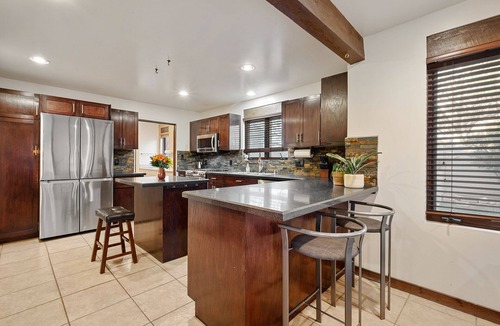 Santa Fe House | 5bd, 3.5bath home - family & pet friendly, 11 min to downtown area, fireplaces