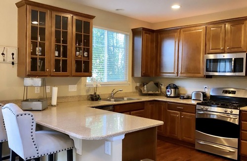 Commerce City House | 5Bed 3.5Bath Home with Hot-tub, Theater, Bar -15min From DIA