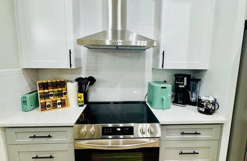 Greeley House | 5BR Greeley Home - Sleeps 14, Pets Ok, EV Charger