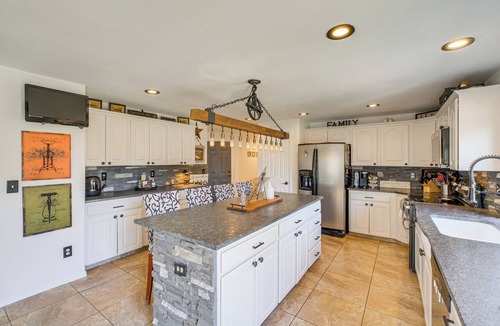 Moxee House | 5BR Home Near Breweries Wineries Weddings and More