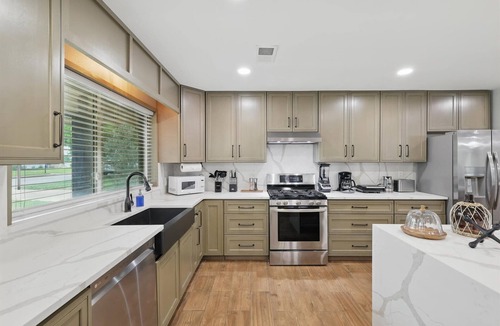 North Richland Hills House | 5BR Near AT&T Stadium | Pool, Golf Sim, EV
