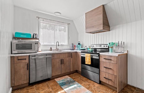 Tukwila House | 5BR Seattle Barn house, 15 Min to Stadiums