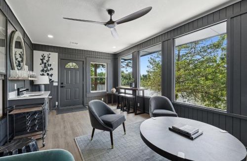 Warr Acres House | 5BR Sleeps 14 Hot Tub, Family Reunions #Lake