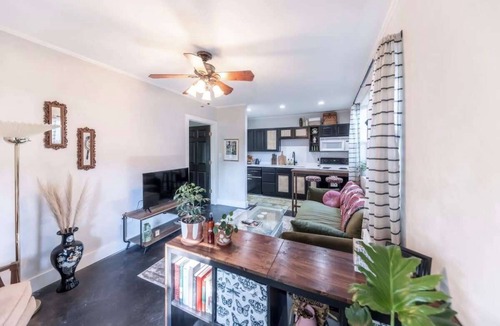 Kessler House | 5min to Bishop Arts - Stay at Meadow House