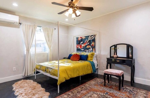 Kessler House | 5min to Bishop Arts - Stay at Meadow House
