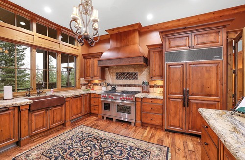 Tamarack House | 6,500sqft, 5 King Suites, Theater, Bar, Spa