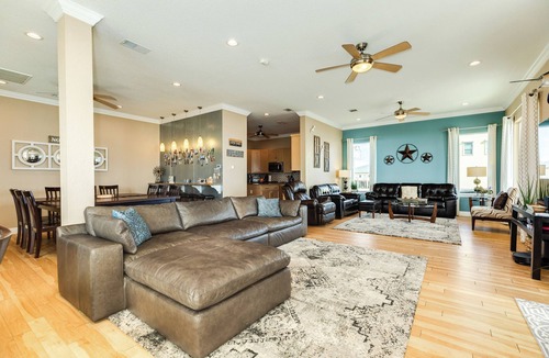 Surfside Beach House | 6-bedroom house on fabulous Surfside Beach with private volleyball court