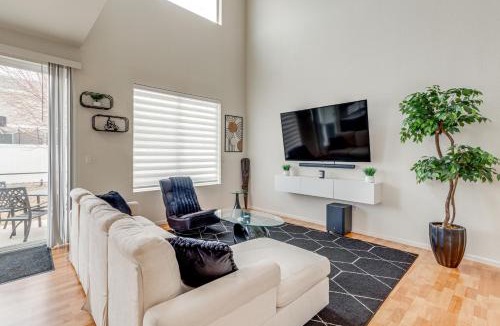 Green Valley Ranch House | 6 Mi to DIA: Denver Home w/Fenced Yard & Fire Pit