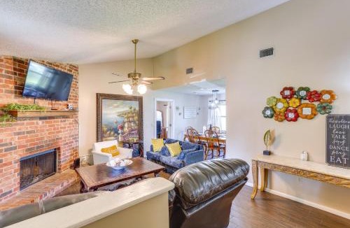 Lufkin House | 6 Mi to Ellen Trout Zoo: Family Home w/Yard!
