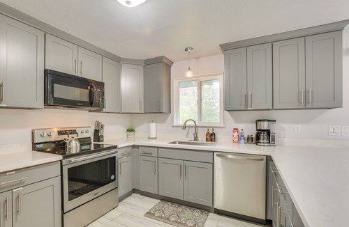 South Beacon Hill House | 6 Mi to Lumen Field: Family-Friendly Seattle Stay!