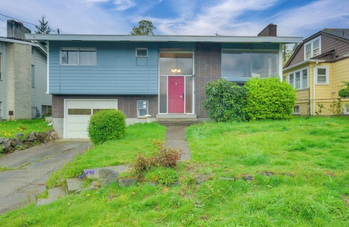 South Beacon Hill Cottage | 6 Mi to Lumen Field: Family-friendly Seattle Stay!