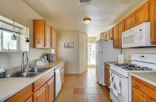 Bisbee House | 6 Mi to Old Bisbee! Charming Family Home w/Yard