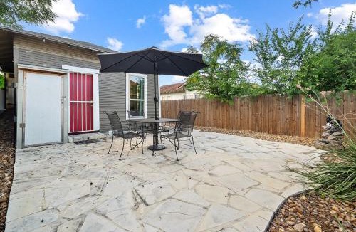Near East Side House | 6 min from River center mall and hospital