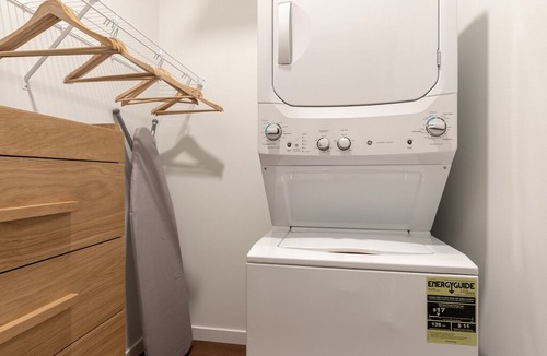 Cascade Apartment | 624 Yale Ave N in Seattle
