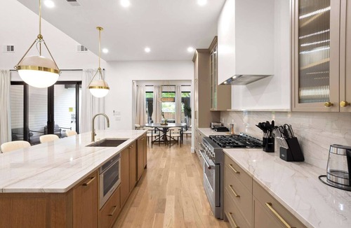 Little Forest Hills House | 6BD/5BA of Modern Elegance | Cinema, Games, HotTub