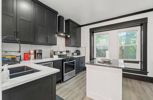 Central Oklahoma City House | 6BR home 6 mins from State Fair Park. Full kitchen, free parking. Sleeps 16. #NW16
