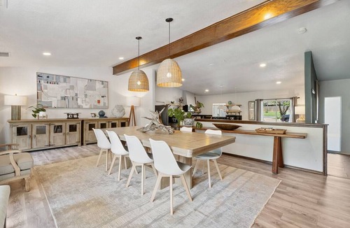 Central Oklahoma City House | 6BR home near SNU — hot tub, pool table, fenced yard. Full kitchen. Sleeps 14. #MD