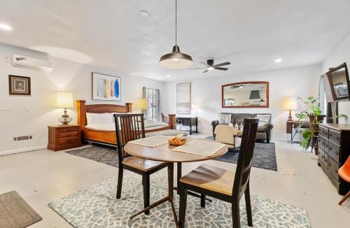 Central Oklahoma City House | 6BR Home Sleeps 14 Hot Tub Game Room #MD