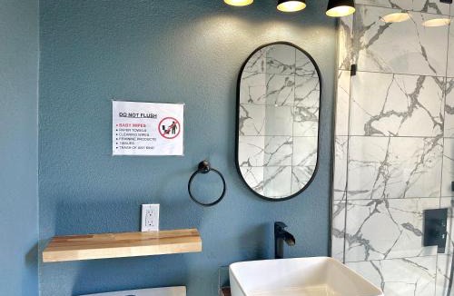 Central Oklahoma City House | 6BR Home Sleeps 14 Hot Tub Game Room #MD