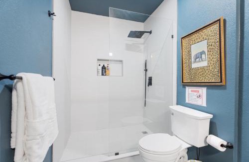 Central Oklahoma City House | 6BR Home Sleeps 14 Hot Tub Game Room #MD