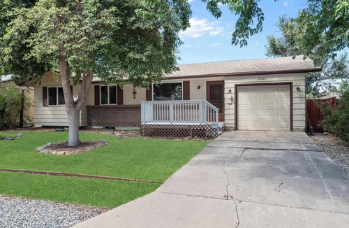 South Westminster House | 6BR Retreat - Game Room & Fire Pit - 15 Min to Denver