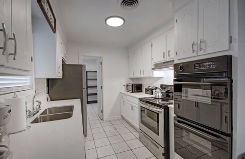 Tougaloo House | 6BR Workforce Stay Near I-55 & I-220