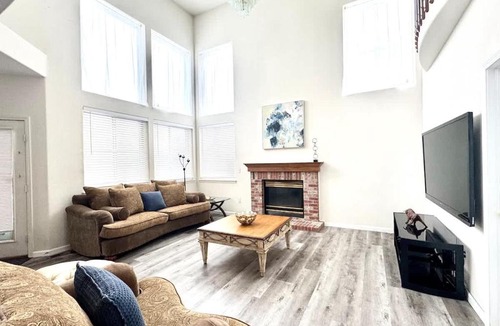 Northglenn House | 7BR-5bath-Near ScenicTrail-Easy Access to Downtown