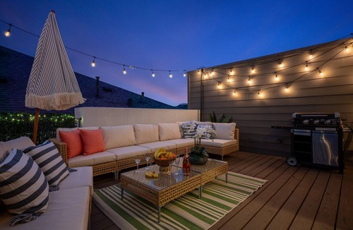 Washington Ave./ Memorial Park House | 8BR Twin Bldg w/Rooftops Near Dtown: Pet-Friendly