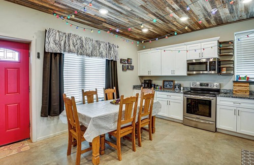 Lubbock House | 9 Mi to Dtwn: Barndominium in Lubbock