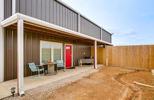 Lubbock House | 9 Mi to Dtwn: Barndominium in Lubbock