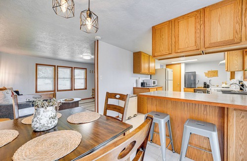 George House | 9 Miles to Gorge: 18 Min to Quincy Home w/yard