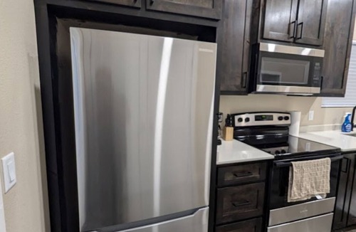 Paris House | 99 per Night - New home next to KimberlyClark.662 - cleaning &taxes not included