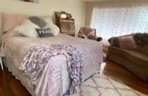 Emmett House | A cozy cottage in Gem county. Each room thoughtfully decorated.